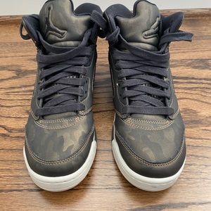 Jordan 5 Metallic Camo